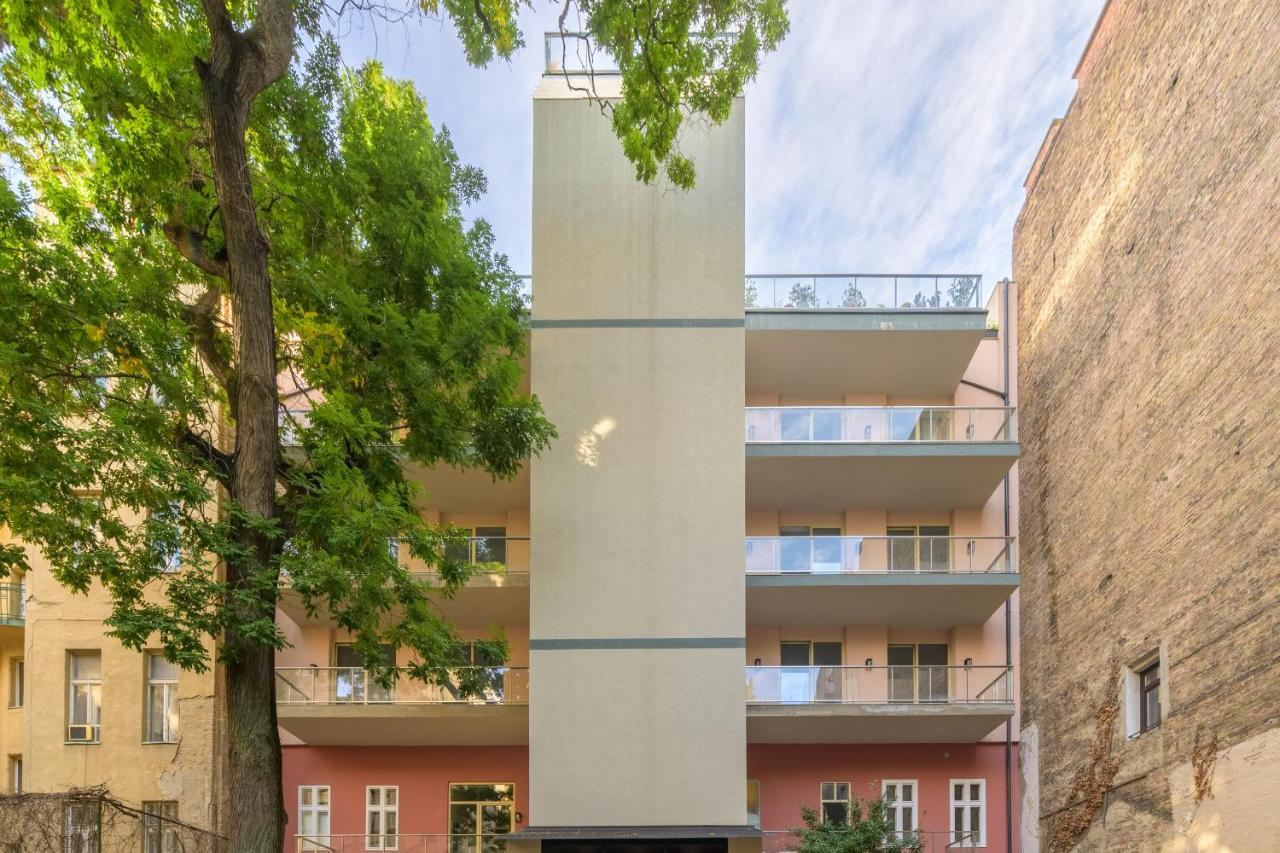 Best Seasons La Famiglia Budapest Ngoại thất bức ảnh